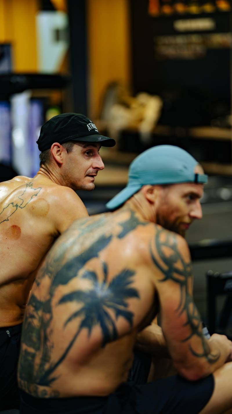 Members between sets